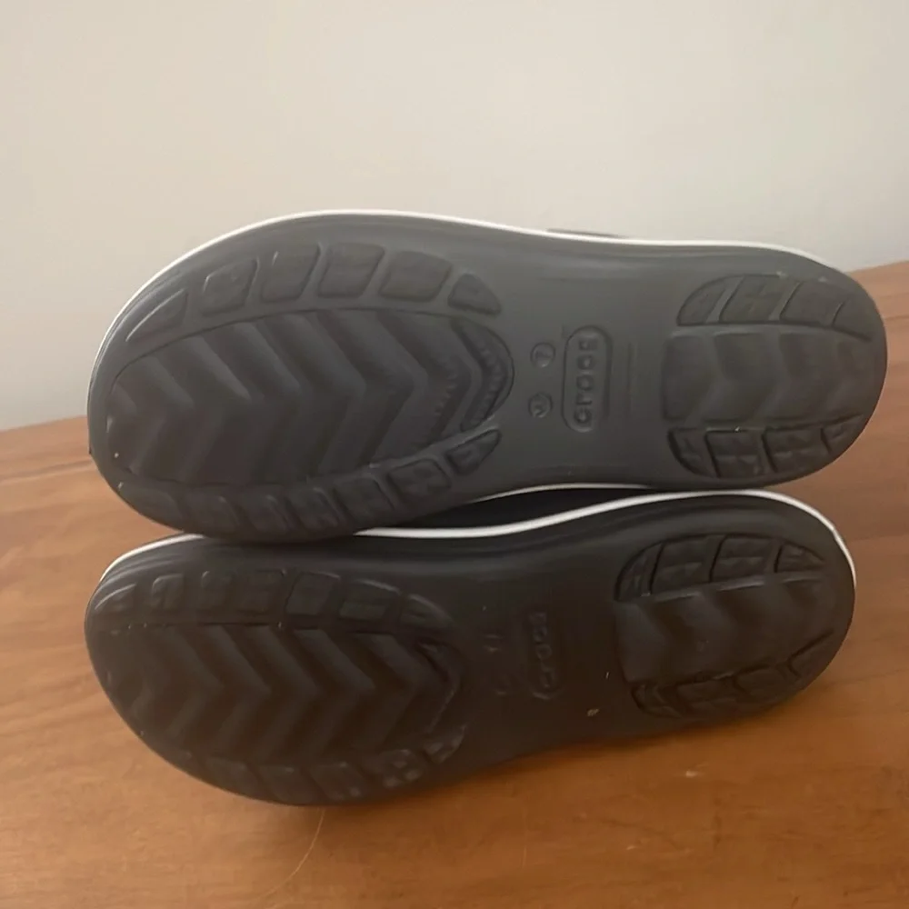 CROCS Jaunt Shorty Black Boots Size 7